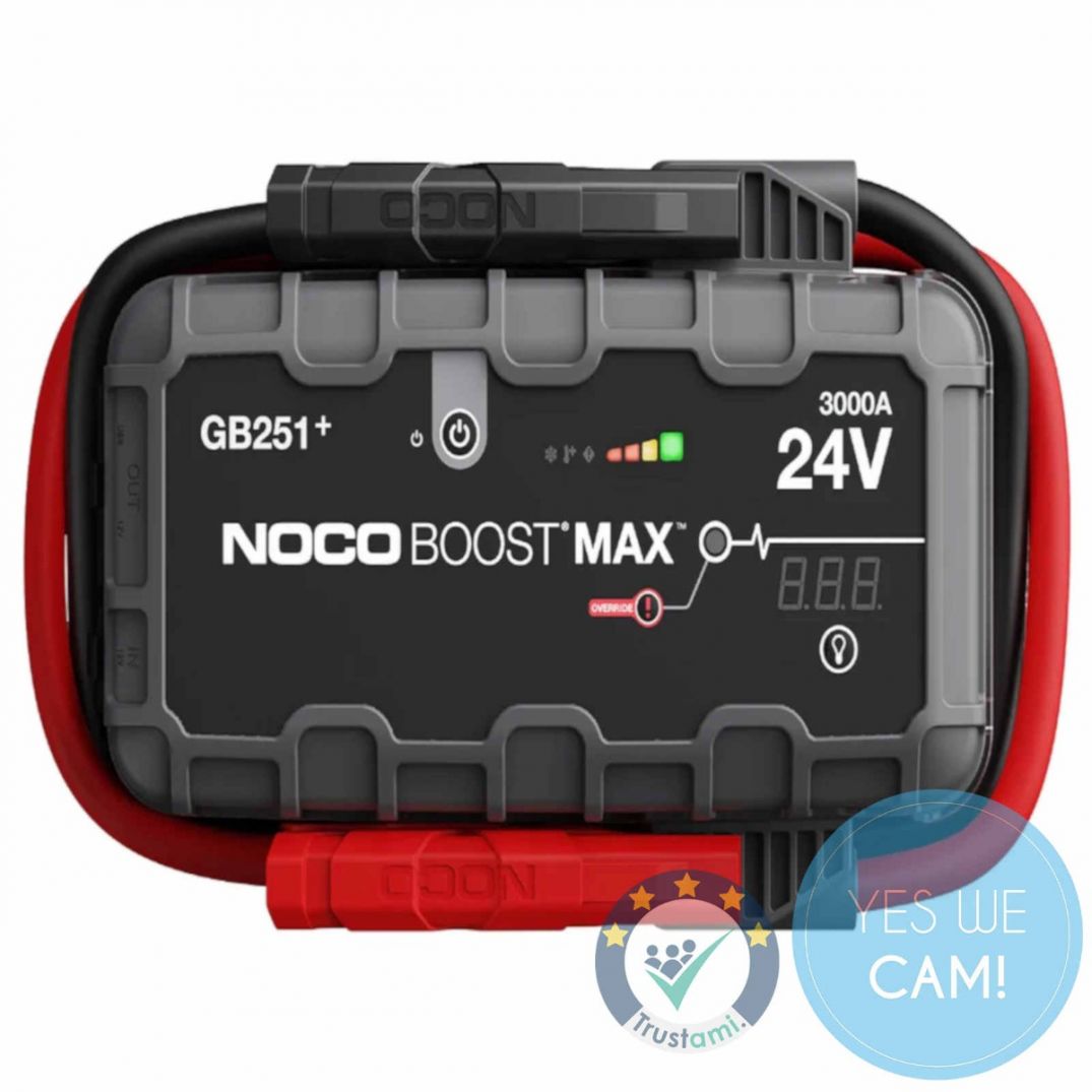 NOCO GB251 Boost Max 24V 3000A Jump Starter in Frontansicht mit Batterieklemmen und digitaler Anzeige