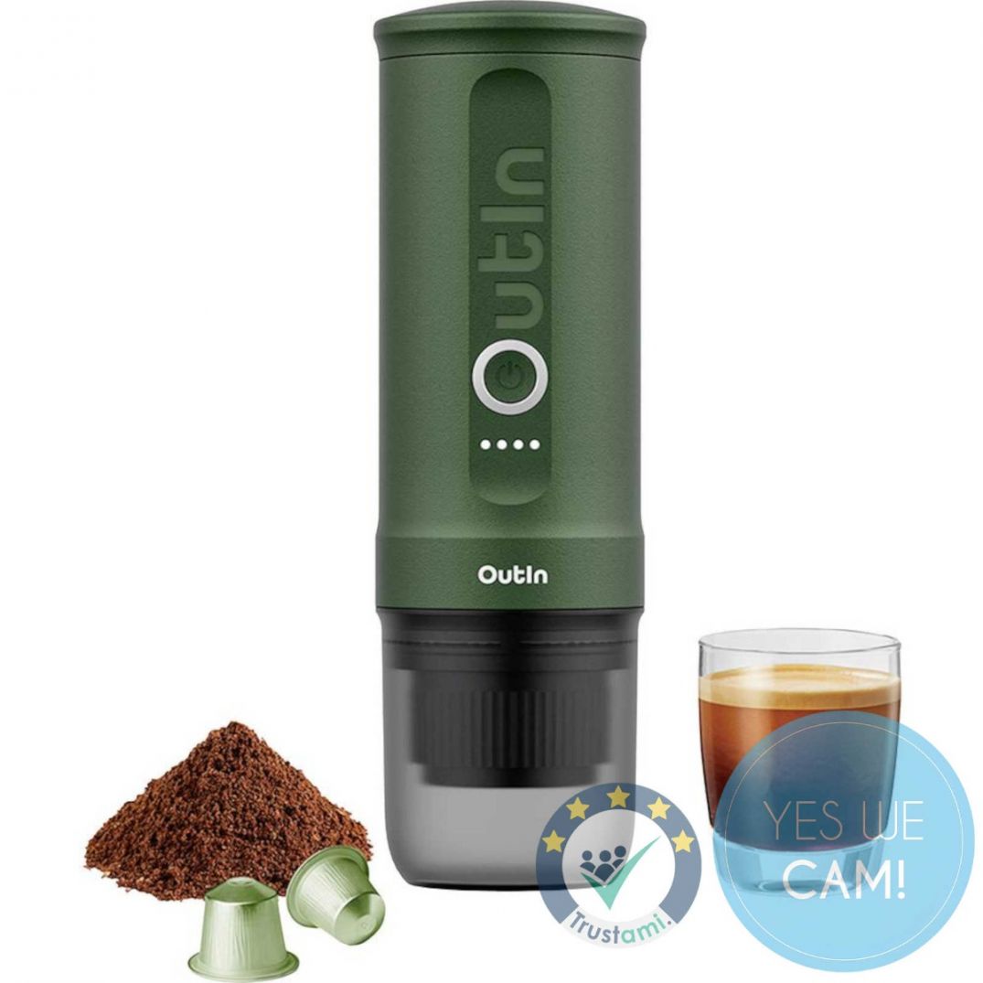 OutIn Nano Forest Green Portable Coffee Machine mit Espresso Glas Kaffeepulver und passenden Kapseln