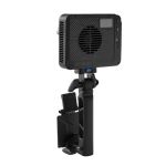 amaran Ray 120c montiert auf Ace-Lock Adaptergriff, Rückansicht für mobilen Einsatz