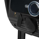 Detailaufnahme der amaran Ray 660c mit USB-C-DMX-Port und Anschlussabdeckung