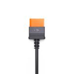 SDC Schnellladeanschluss des DJI Power 12V Netzkabels in Nahaufnahme