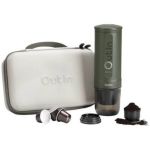 OutIn Nano Forest Green Portable Coffee Machine mit Transporttasche Kapseln Kaffeezubehör und gemahlenem Kaffee