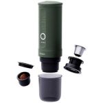 OutIn Nano Forest Green tragbare Espressomaschine mit Kapseladapter Filtereinsatz Kaffeebecher und Zubehör